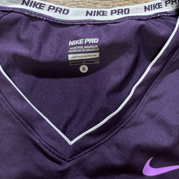 Nike compression shirt - Picture 2 of 2